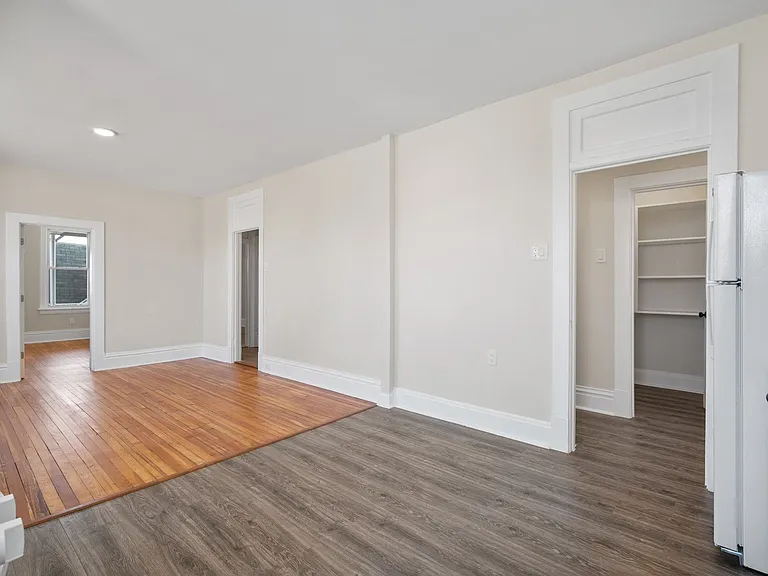 701 Brownsville Rd — Photo 12