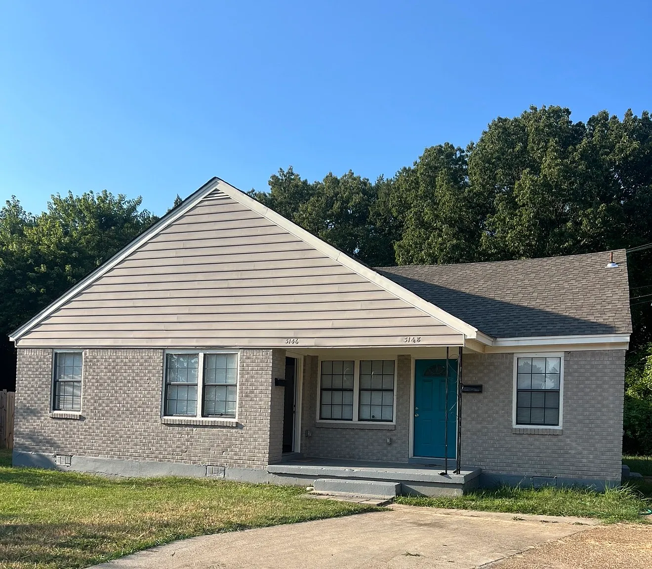 2 bed, $1,100 — Photo 1