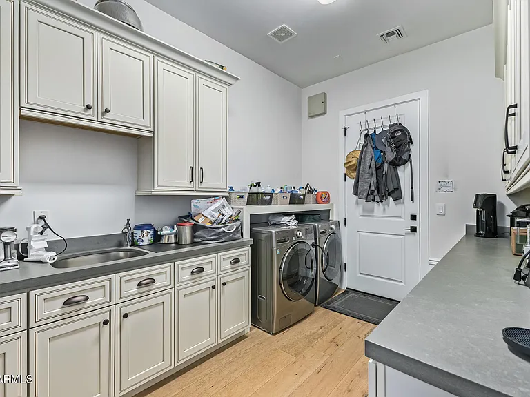 3810 E Campbell Ave — Photo 27