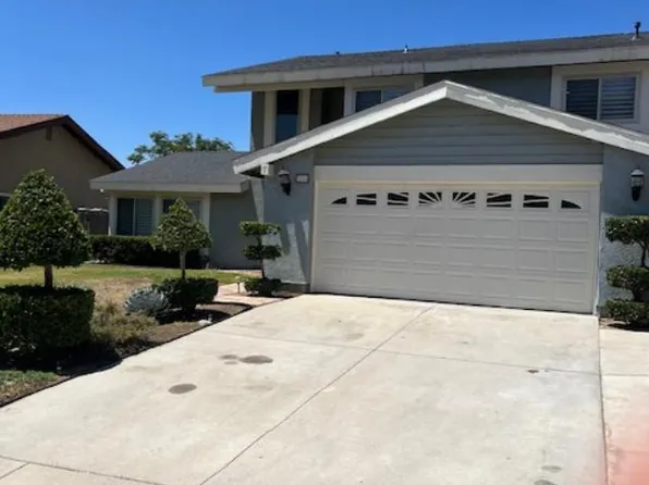 3024 Small Canyon Dr, Highland, CA 92346