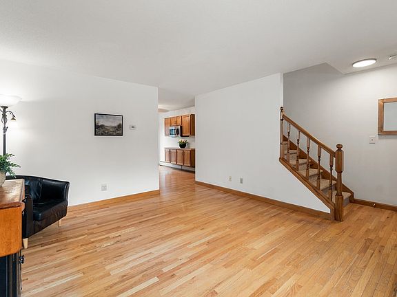 5th image of 16 Howard Estate