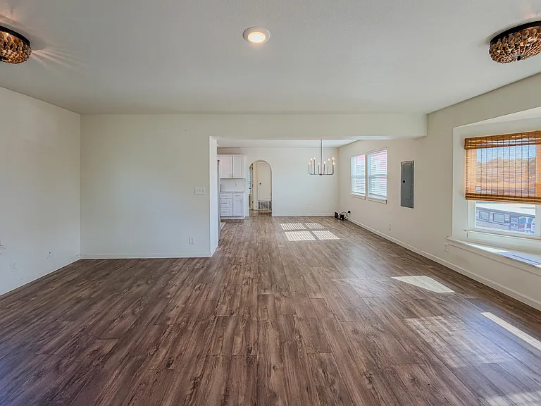 114 W Morgan St — Photo 4