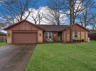 1326 Quail Run Cir, Bentonville, AR 72712