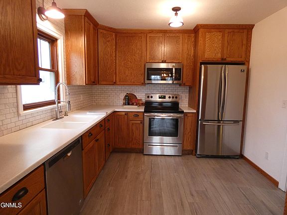3rd image of 120 6th St NW