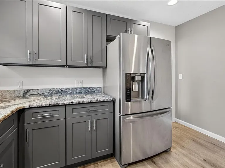 1420 Maravilla Ave — Photo 21