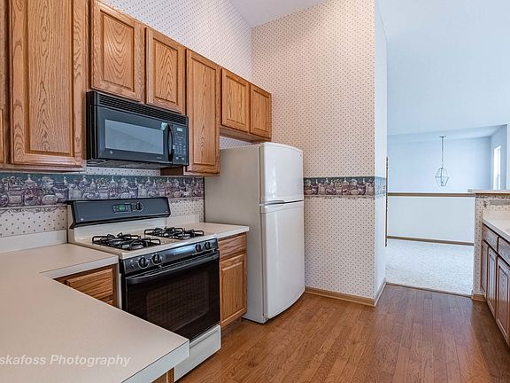 4th image of 826 Woodewind Dr #826