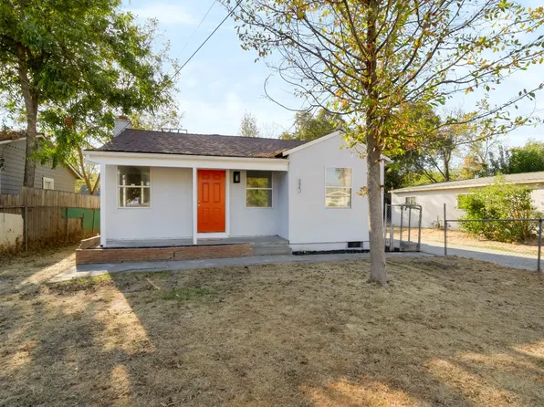 2941 Clay St, Sacramento, CA 95815