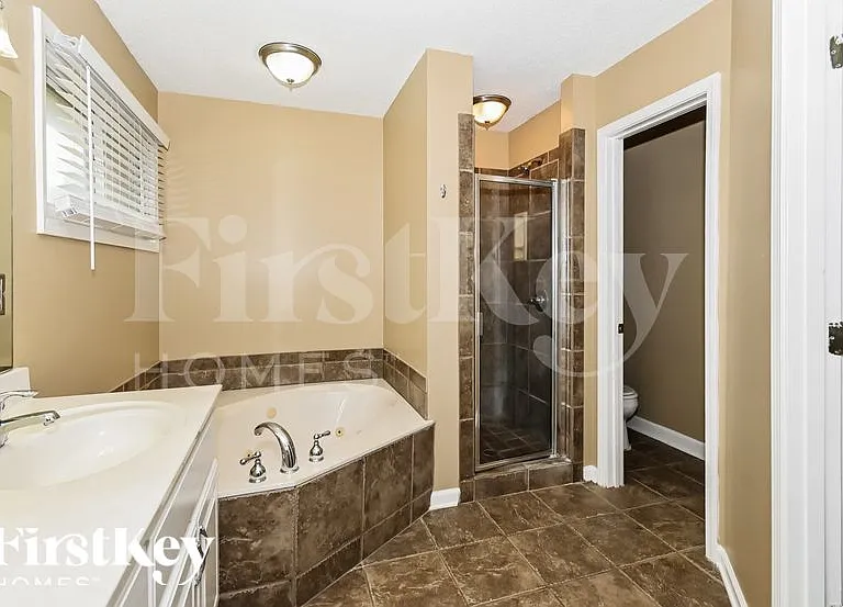 844 Tropicana Dr E — Photo 11