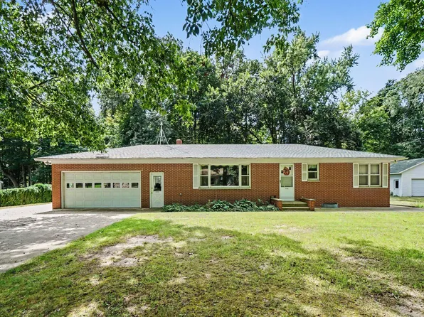 304 Orchard Ct, Gobles, MI 49055