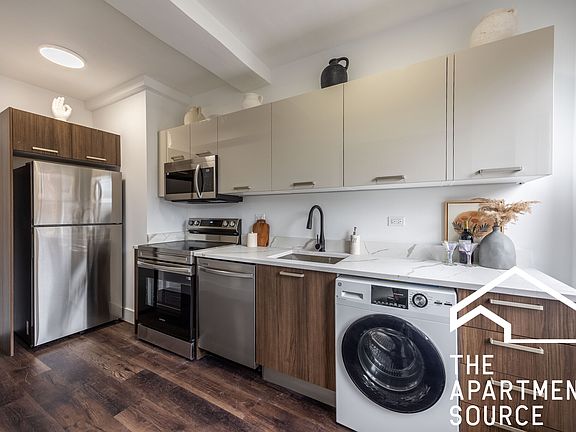 3rd image of 1553 W Olive Ave #1