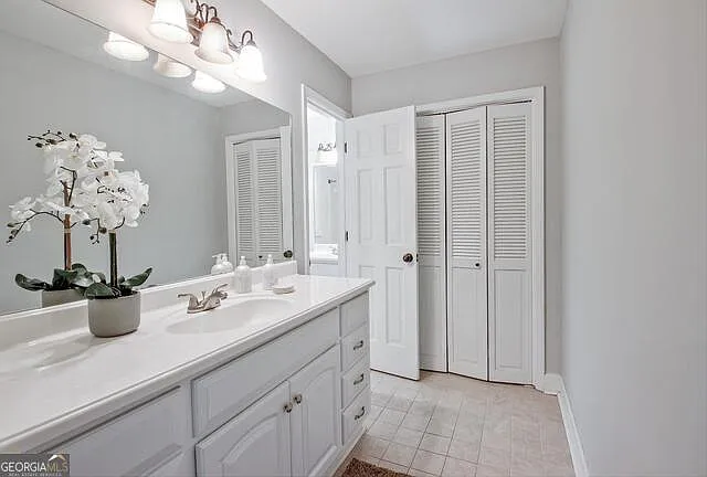 205 Kingswood Dr — Photo 10