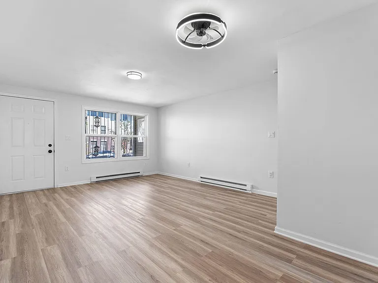466 Pacific Ave — Photo 3