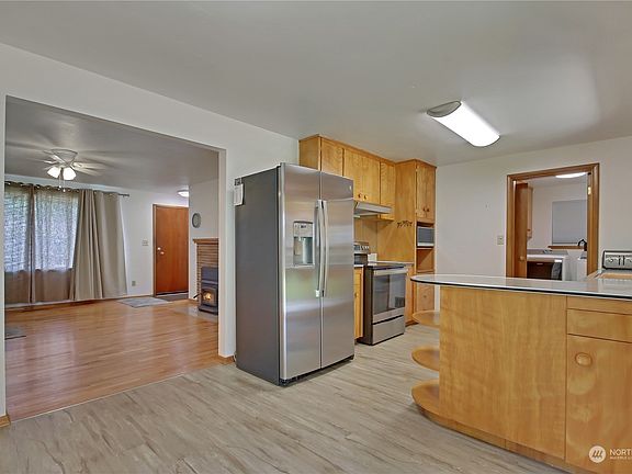 4th image of 1616 1st Street SE