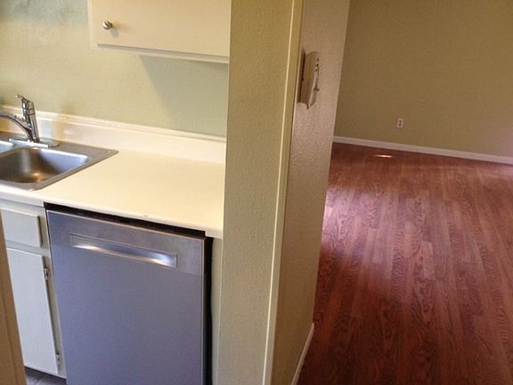 4th image of 6903 Deatonhill Dr APT 46
