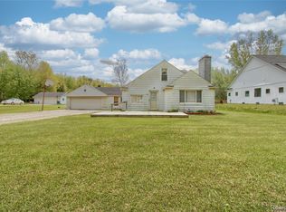 30977 West Rd, New Boston, MI 48164
