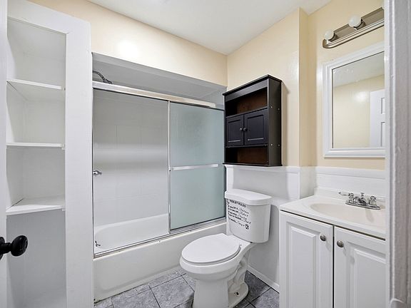 3rd image of 66 Ardmore St