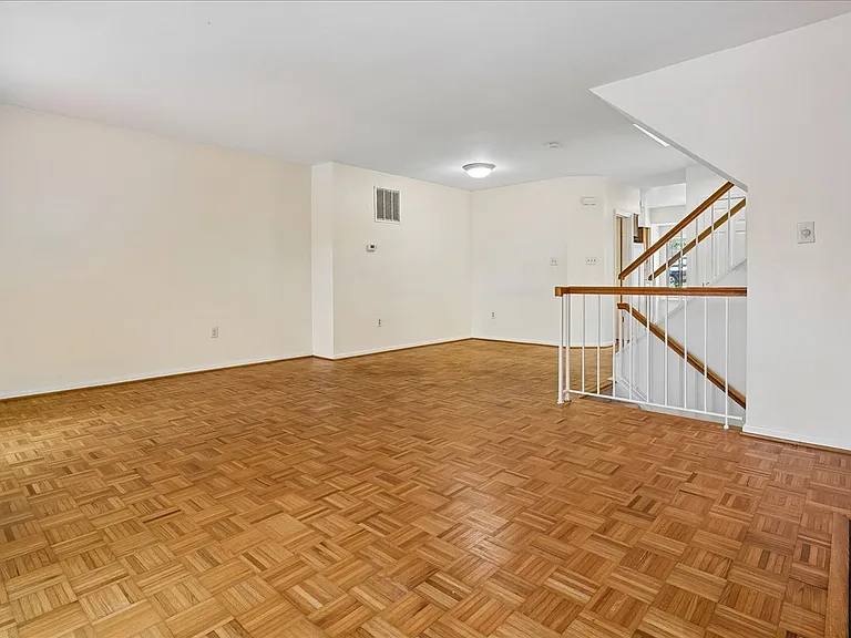 15748 Widewater Dr — Photo 12