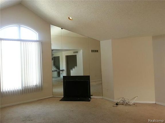 4th image of 6167 Westbrooke Dr #1