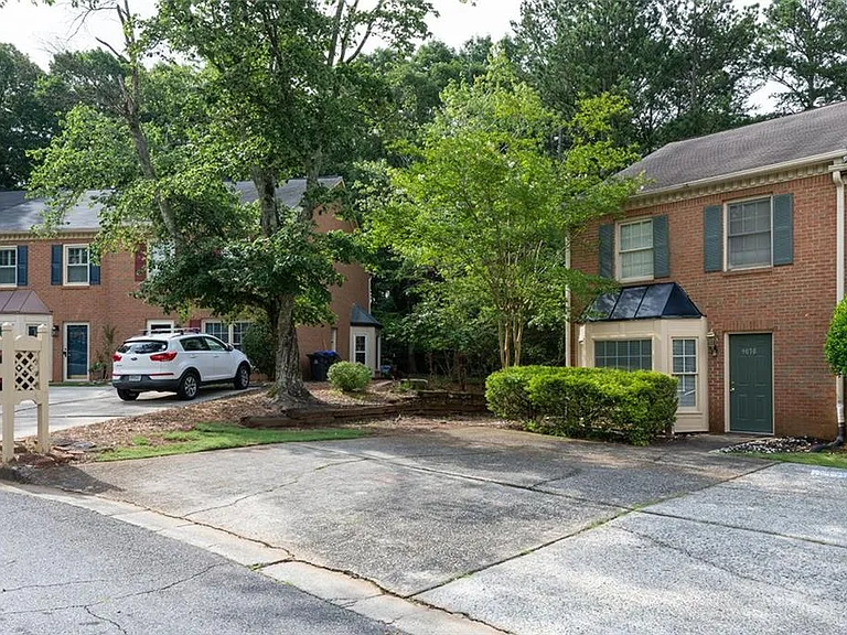 9070 Cobbler Ct — Photo 2