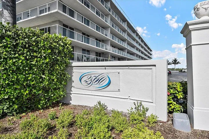 2560 S Ocean Blvd — Photo 2