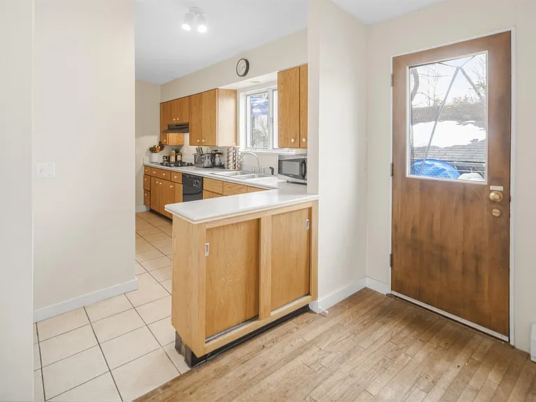 105 Miller St #2 — Photo 3