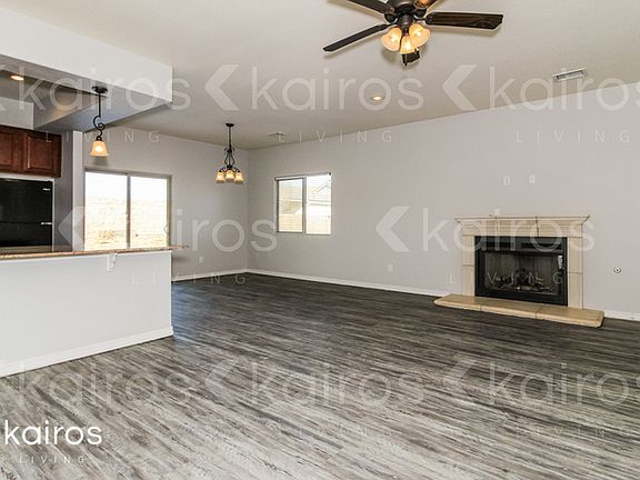 3rd image of 1100 Shiraz Blvd