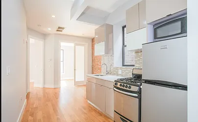 Rented by Loom Capital Group Inc.