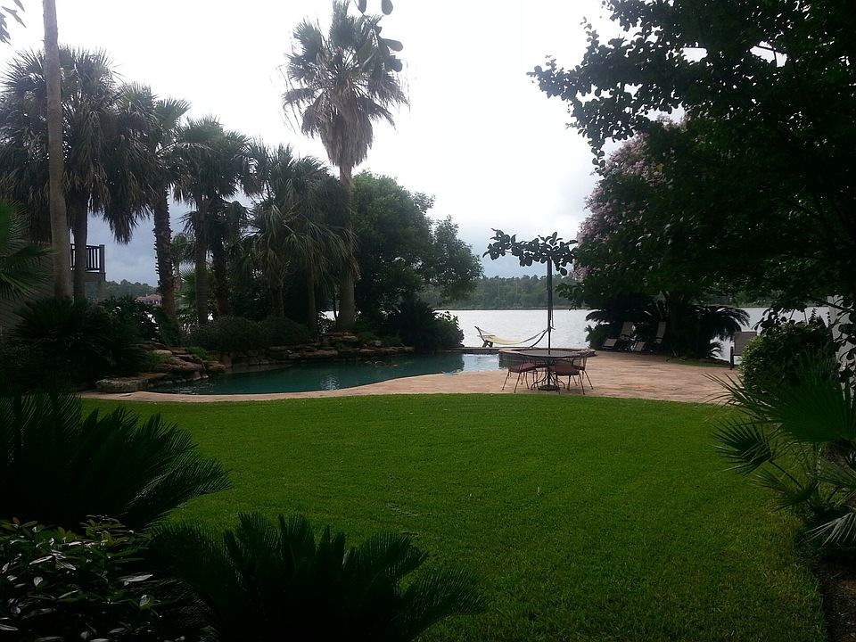 2nd image of 211 La Costa Dr