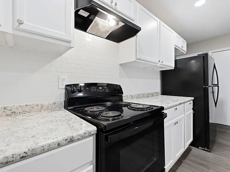 Residences at Overlook — Photo 30