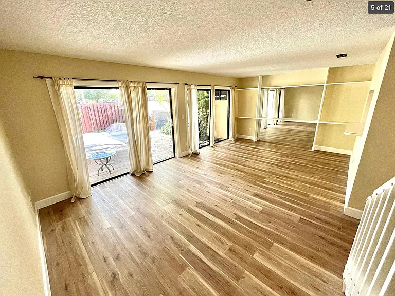 6536 NW 188th Ln — Photo 5