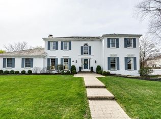 215 Sunset Ridge Rd, Willowbrook, IL 60527