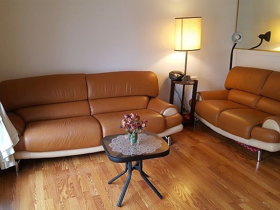 4th image of 521 Wiltshire Ct