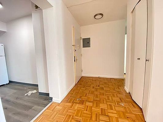 2nd image of 14026 Franklin Ave #G