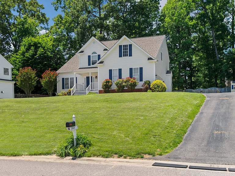 3924 Liberty Point Dr — Photo 5