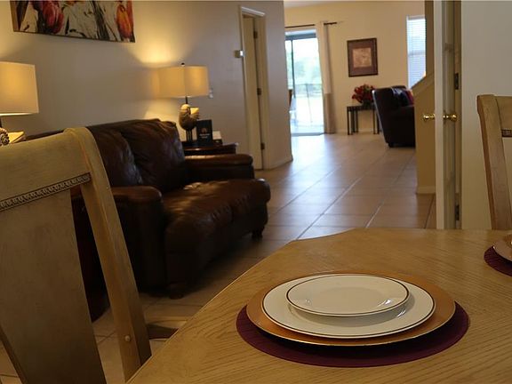 5th image of 258 Forest View Ct