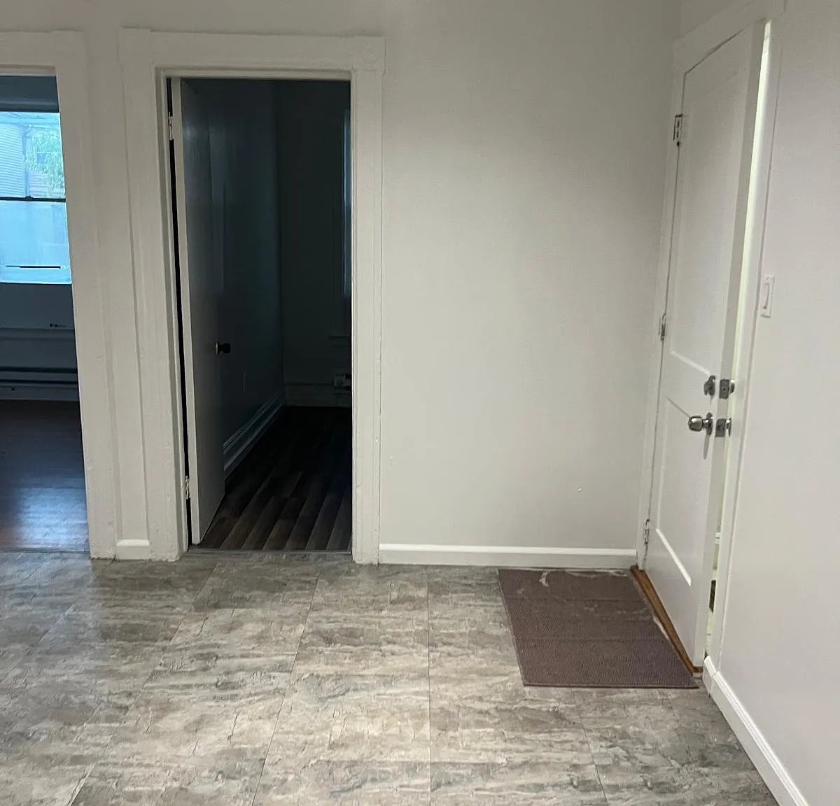 2 bed, $1,100 — Photo 3