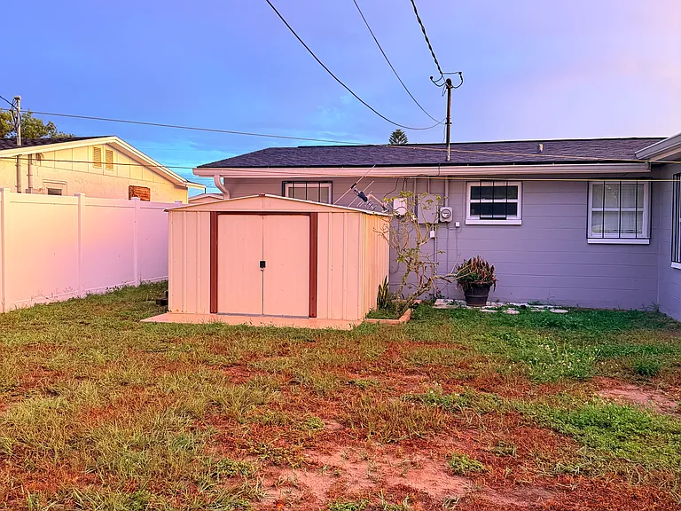 4923 Genesis Ave — Photo 9