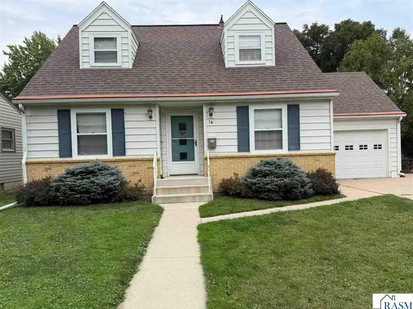 16 Bruce Ct, Mankato, MN 56001