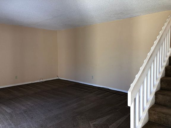 4th image of 15303 W Pond Woods Dr
