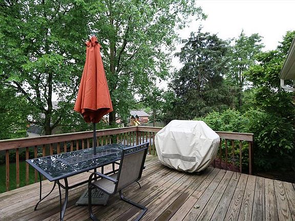 3rd image of 4532 Rosewood Ct
