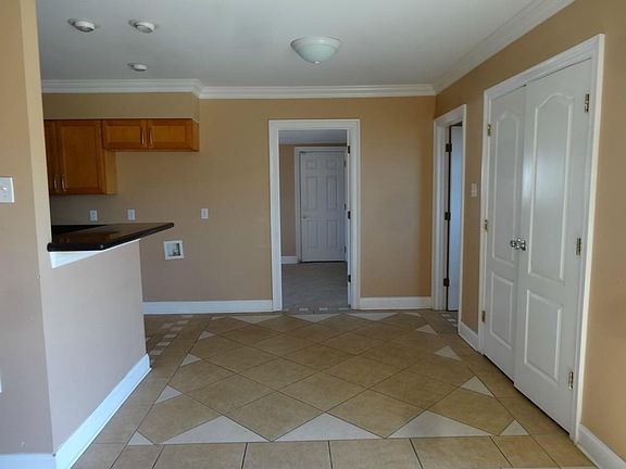 4th image of 4751 Eunice St