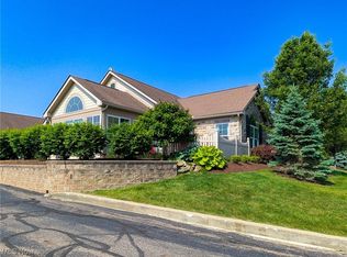 1916 Woods Dr, Streetsboro, OH