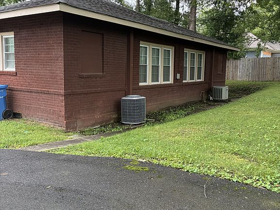 3rd image of 304 Short St SE APT B