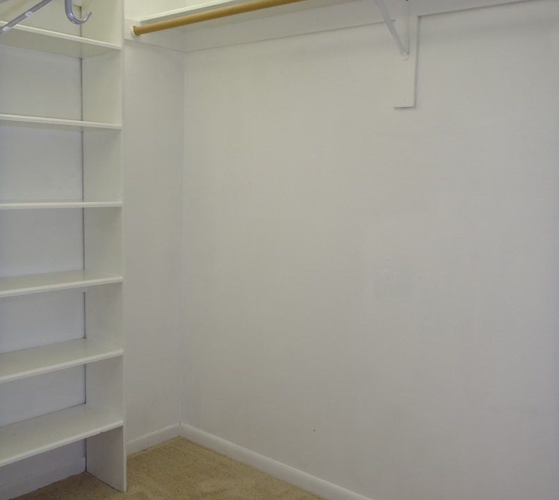 1st image of 73 Surrey Oak Ct