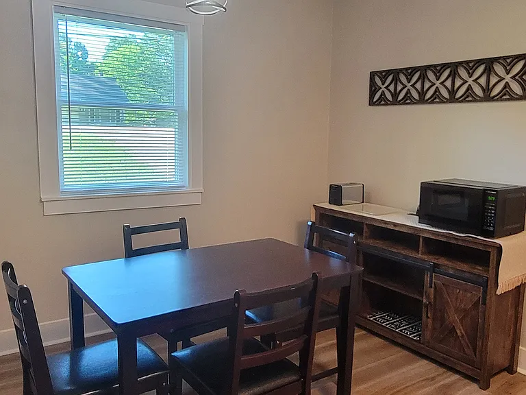 405 Blyth Rd — Photo 5