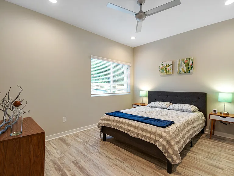 823 N Bronough St — Photo 11