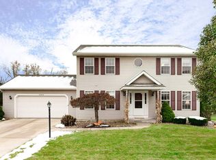 10464 Courtney Ln, Granger, IN 46530