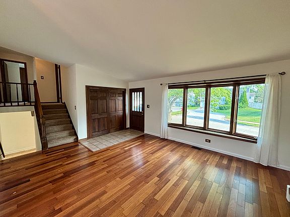 4th image of 1450 Sturbridge Ct