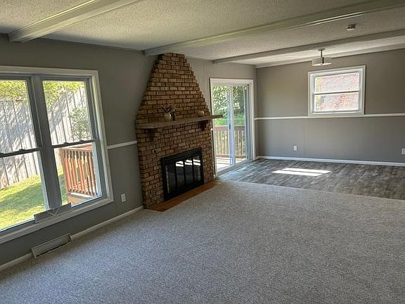 5th image of 2580 Winfield Ave