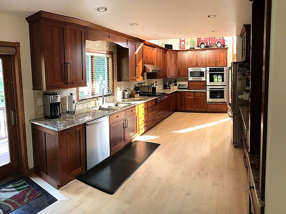 4th image of 1735 Honey Creek Dr
